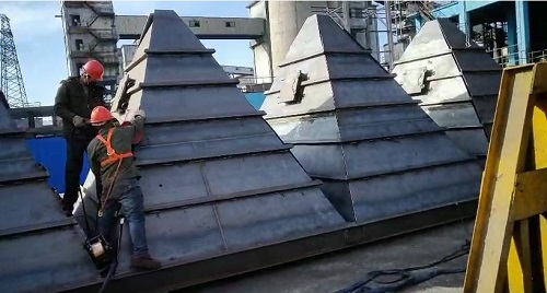 焦爐機側除塵灰斗制作